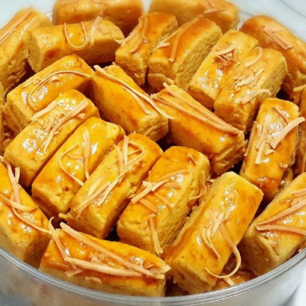 

Terlaris !!! Kue Kering kastengel keju edam / Kue Kastangel Isi 250 gram (1/4 Kg Per Toples ) Paket Murah / kue cemilan keluarga / kue lebaran homemade