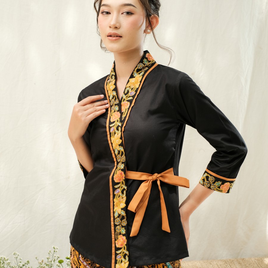 Kebaya Batik Kirana Lengan 7/8 Meradelima Katun Jepang Sogan