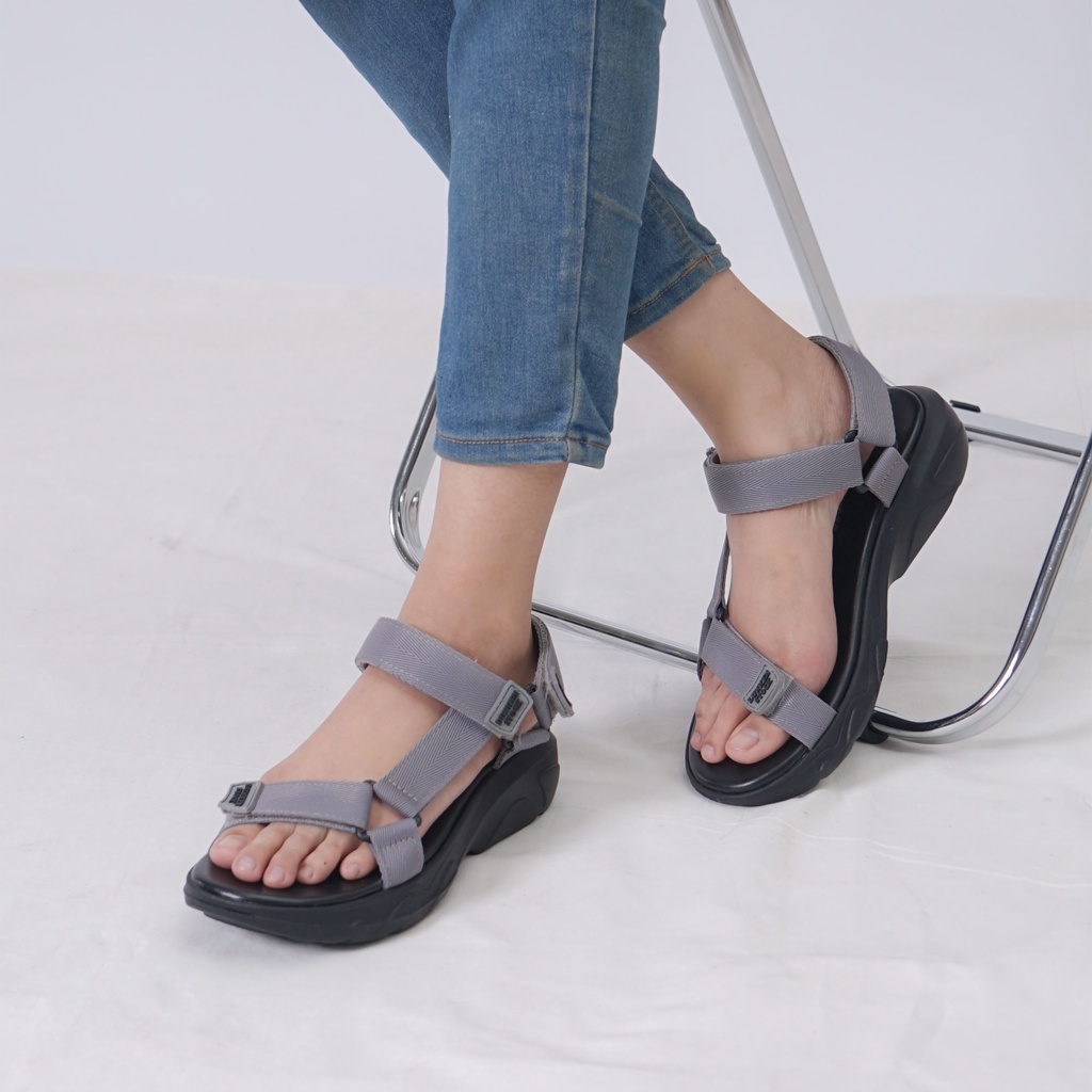 LAPEPA YUK - Dunkenstock TEVVA Sepatu Sandal Wanita Size 36 - 40 Sendal Beleza Wedges Model dua Tali Strap Belakang Hak Tinggi Sole 4cm Sandal Gunung Velcro 37 38 39 Warna Purple Belleza Kekinian Premium Terbaru Shoes Ori Original Mall Official Store