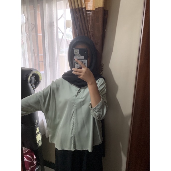 Preloved Kemeja Nevada// Kemeja oversize//Kemeja Wanita