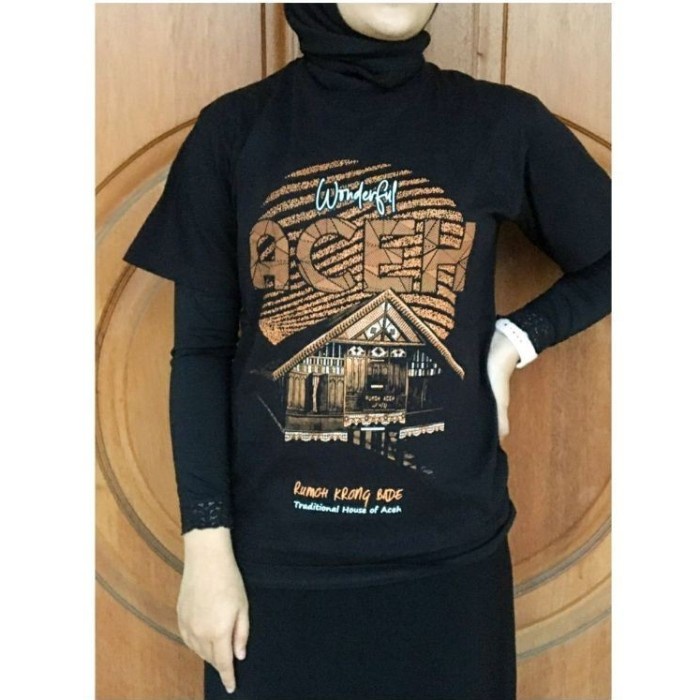 Kaos oleh-oleh khas Aceh motif Rumah adat Aceh bahan Combed - M