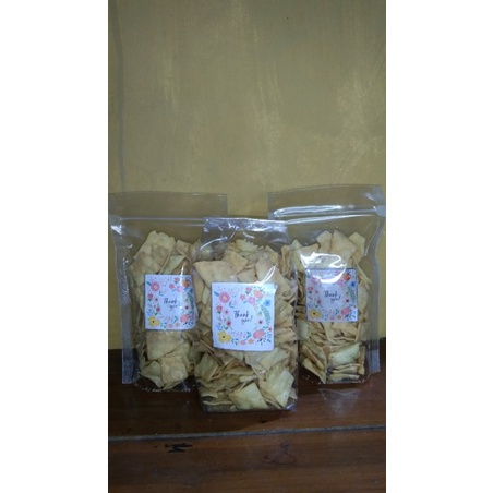 

Kripik pangsit kue bawang