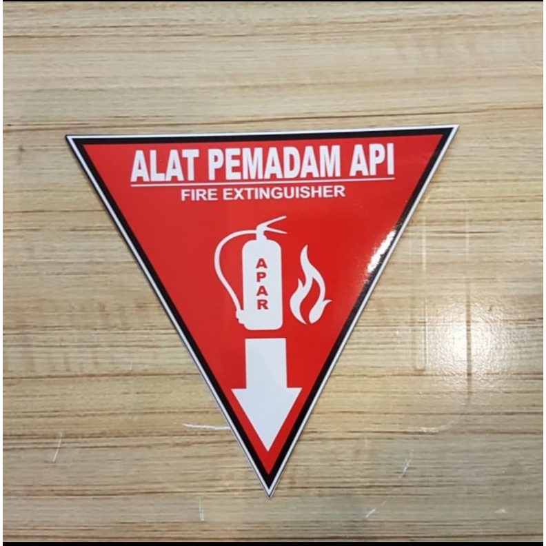 

STIKER SEGITIGA ( APAR ) STIKER K3 SAFETY uk 10x10 cm