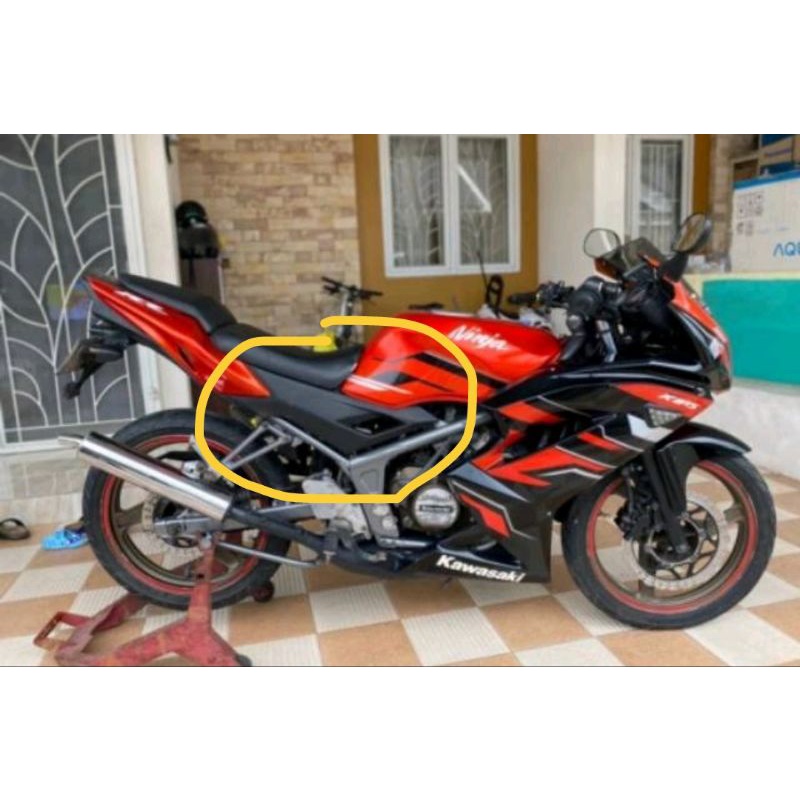 COVER SAMBUNGAN BODY TUTUP AKI NINJA RR NEW FULL CARBON