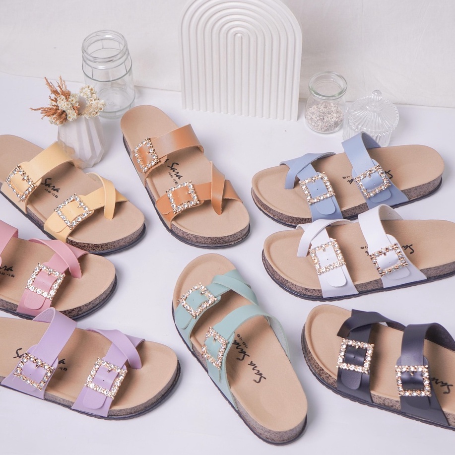 SARASARA YUK - Sandal Wanita Slop Casual Model Birken Sol Puyuh SARA SARA KIARRA Sendal Selop Cewek Kulit Santai Strap Gesper Ban dua Empuk Size 36 37 38 39 40 Warna Yellow Kuning Anti Slip Premium Original Kekinian Terbaru Shoes ORI Mall Official Store