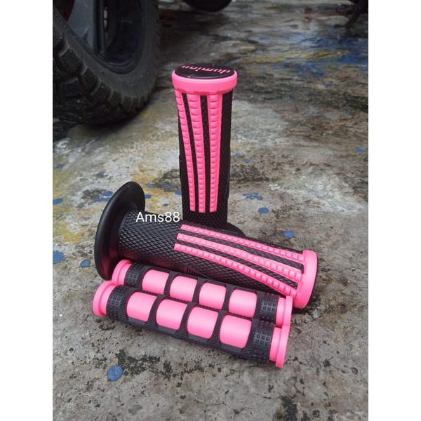 Paket 2IN1 Handgrip Grip Black Pink Garis Plus Karet Handle Rem Pink Universal Motor