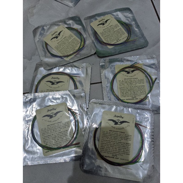 Senar gitar ukulele Aquila warna