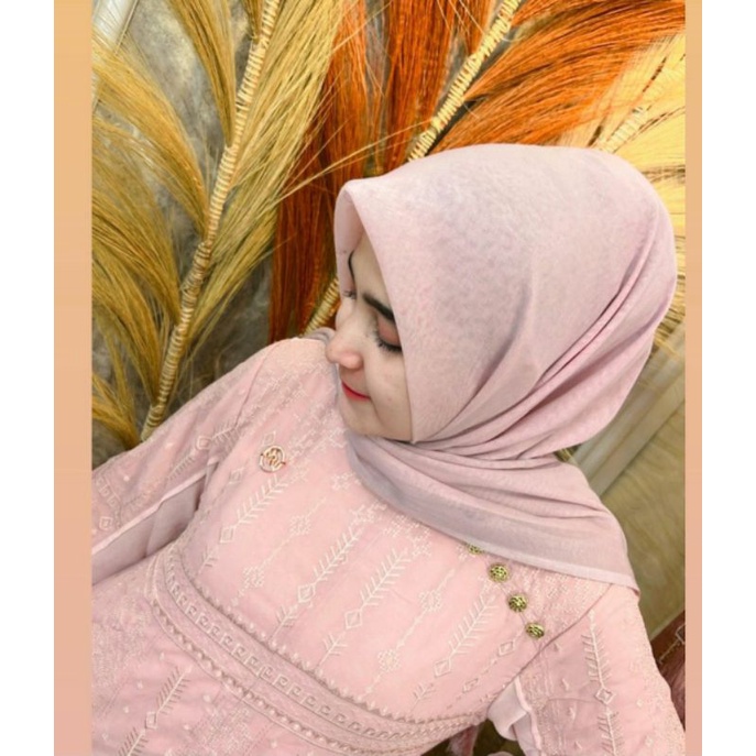 yasmine Dress by Marevi