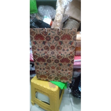 

paper bag xl motip new terlaris dan termurah isi 12 pcs