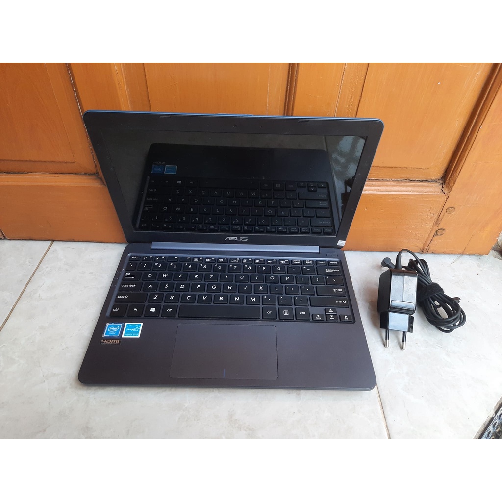 Laptop Asus E203Mah N4000 SSD 128Gb Slim Baterai Awet
