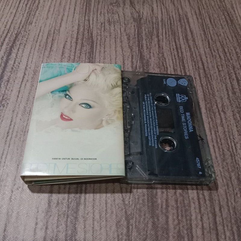 KASET PITA MADONNA - BED TIMES STORIES