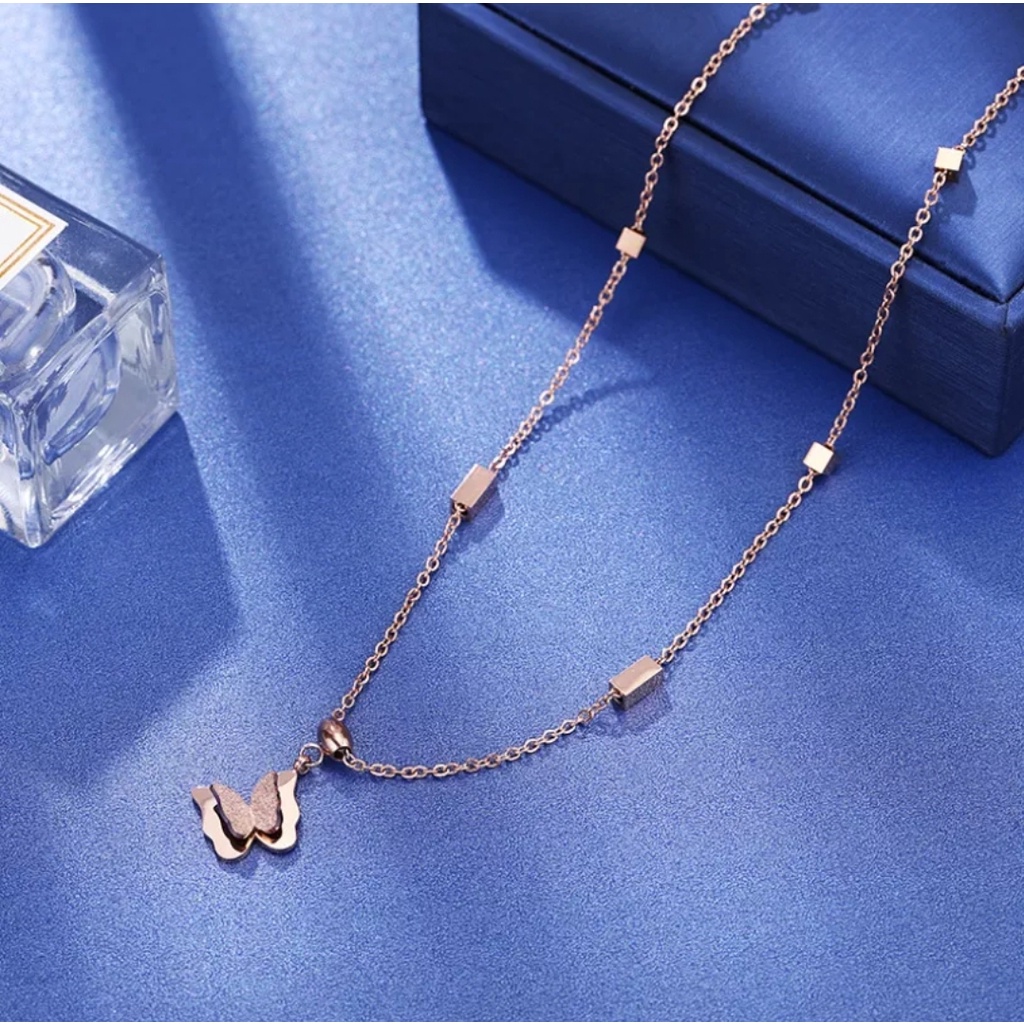 Kalung Rantai Kubus Liontin Kupu - Kupu