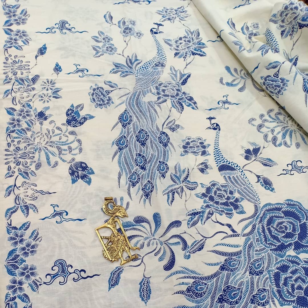 Kain Batik SOLO motif burung phoenix warna dasar putih tulang