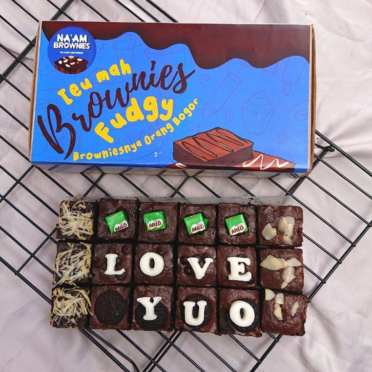 

Kualitas Premium ( NA'AM ) KUE BROWNIES PANGGANG FUDGY COSTUME HURUF 20X10cm ISI 18 POTONG 07