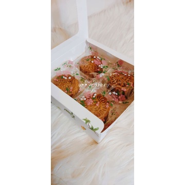 

Mooncake premium (4pcs )bonus 1pcs