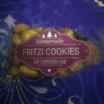 

Snack Cemilan Kawang (Kacang Bawang) Gurih Garing Nikmat by FRITZI