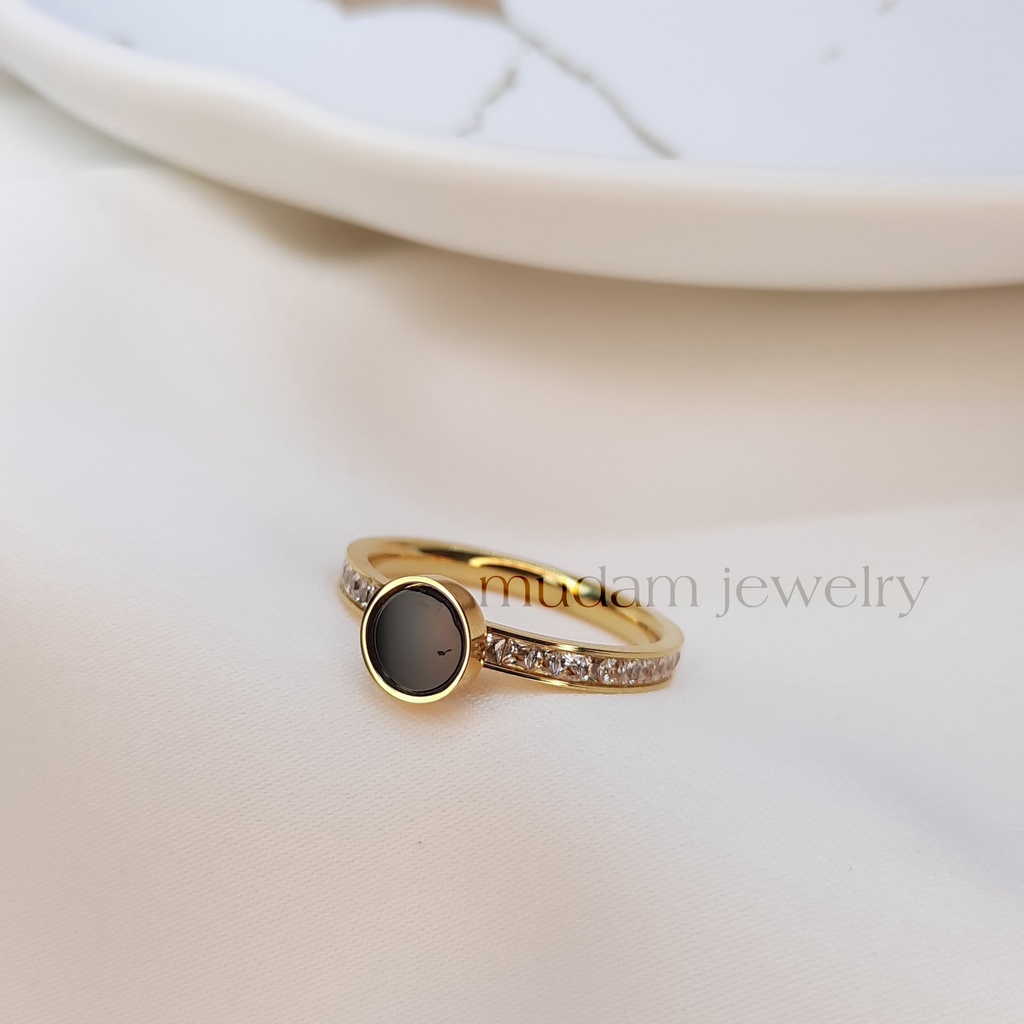 Cincin Bentuk Bulat Vintage Dengan Diamonds Keliling Full