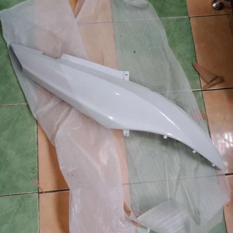 Body Mio J Putih Kiri