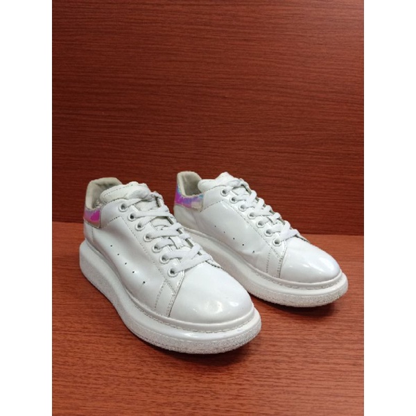 SEPATU MCQUEEN KUALITAS TINGGI UNTUK WANITA DAN PRIA SEPATU MEREK DESAIN ALEXANDER WHITE CHUNKY SNEA