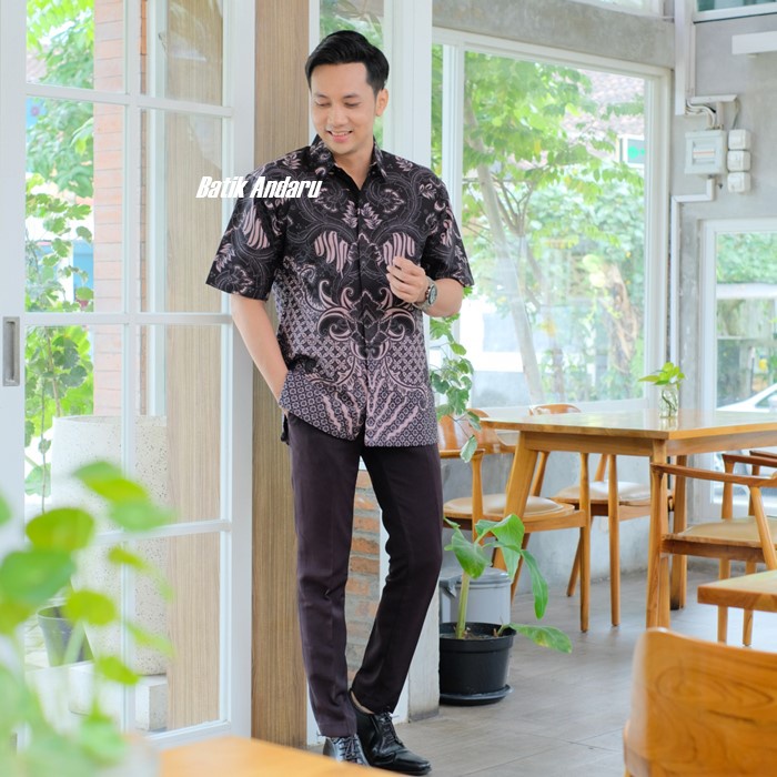 Kemeja Batik Pria Lengan Panjang Modern Elegant Kualitas Premium Bahan Katun Solo Warna Hitam