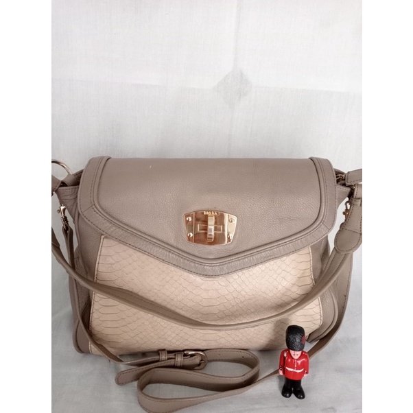 preloved Brera sling bag