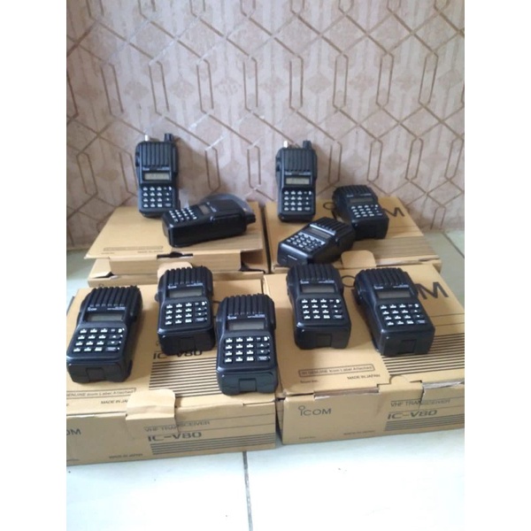HT Icom V80