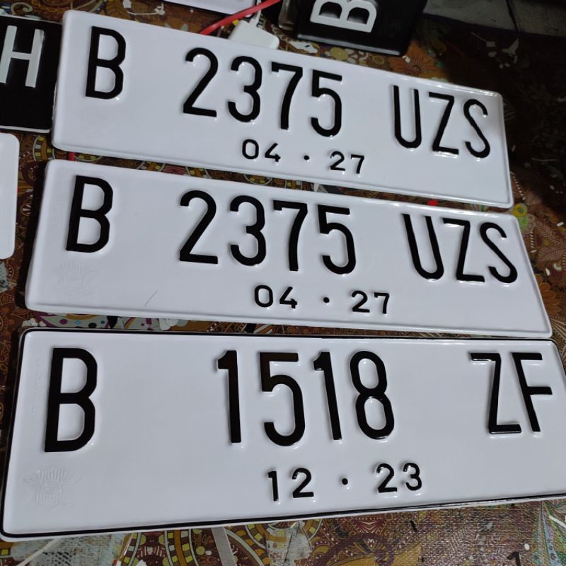 plat nomor mobil putih standar baru plat lengkap plat kendaraan bermobil