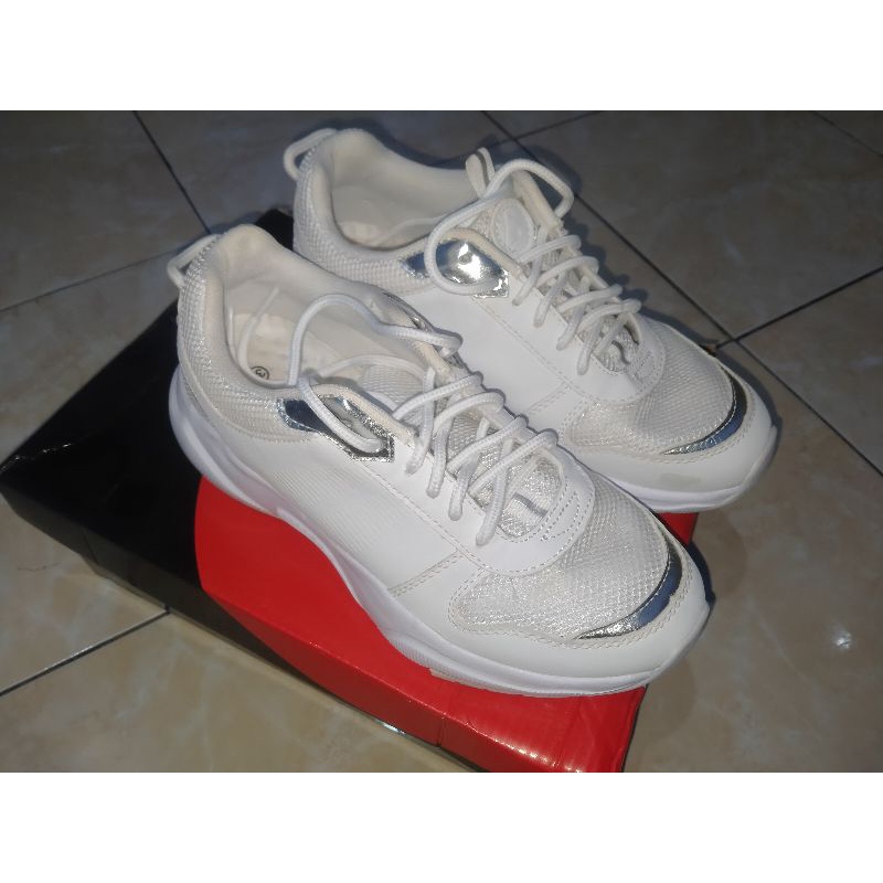 (PRELOVED) Sneakers Airwalk Mellie