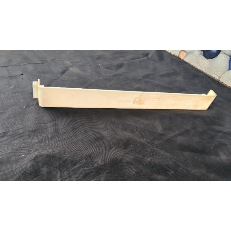 Rak kulkas National 1 pintu tipe NR-A14BD Rak pintu bagian atas kulkas National 1 pintu