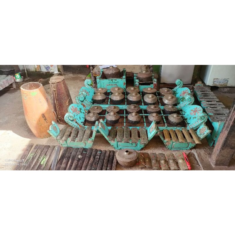 gamelan slendro perunggu antik