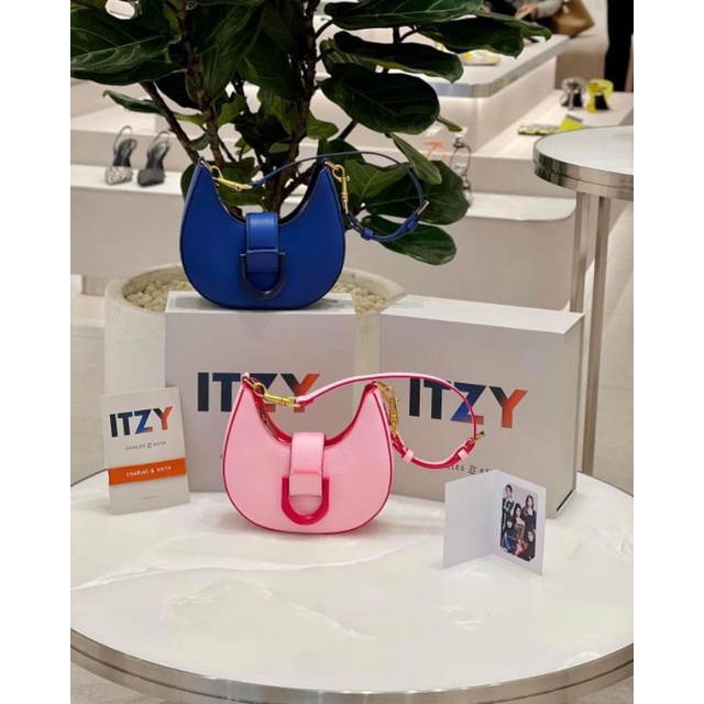 10.10 SALE | CK Itzy Gabine Belted Hobo Bag GIFTSET include box