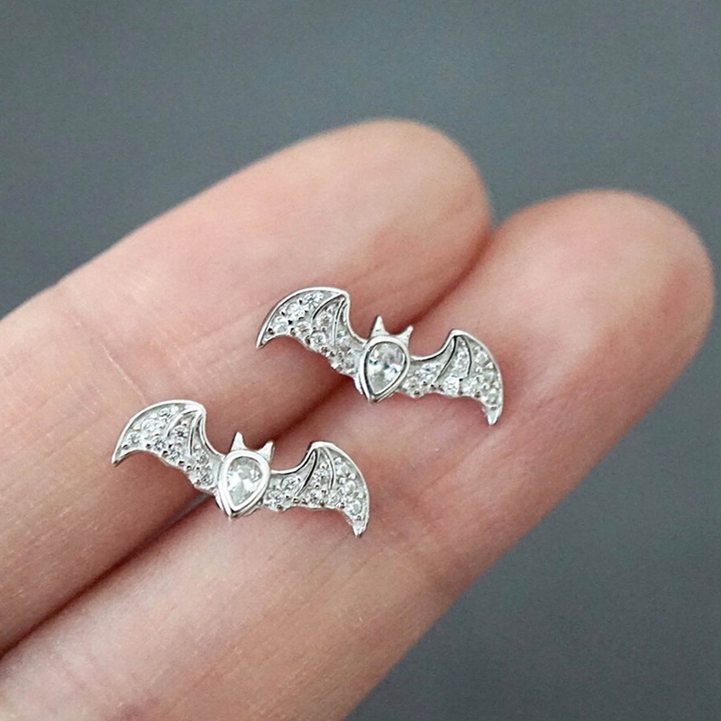 Fancyqube Anting Tusuk Bentuk Kelelawar Kepribadian Warna Silver Anting Tindik Telinga Untuk Wanita Hadiah Lucu