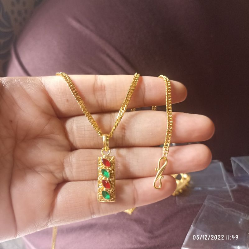 kalung titanium liontin kuningan lapis emas