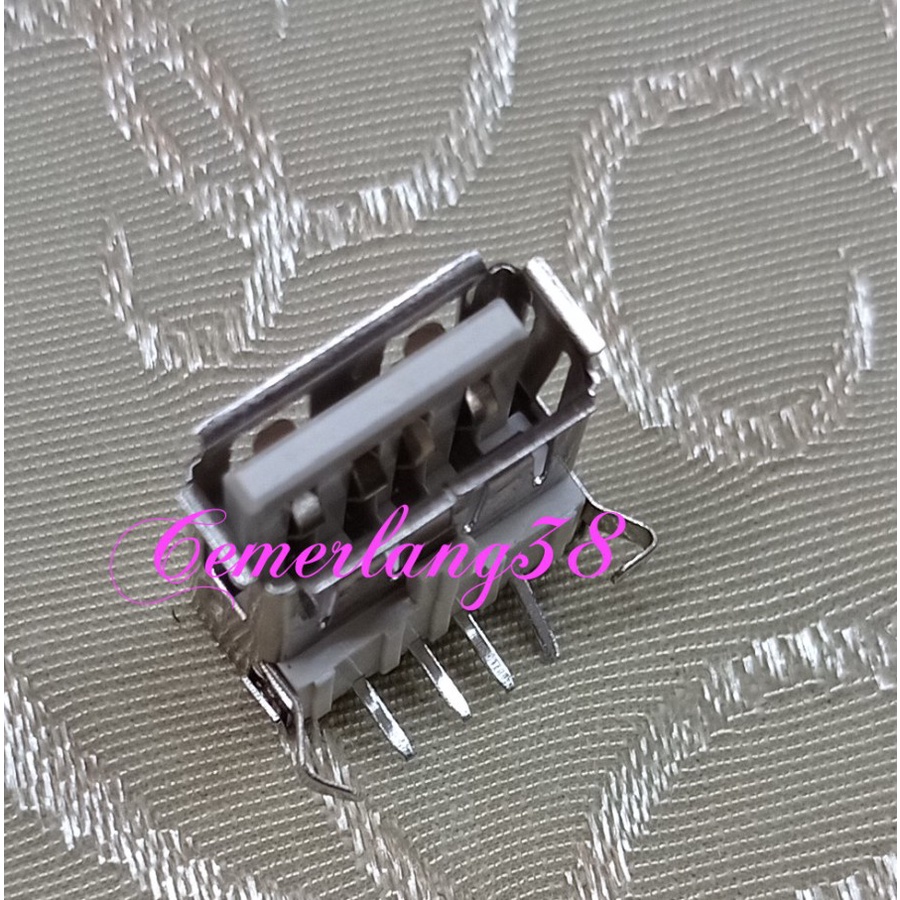 Socket Konektor Soket USB 2.0 Type A Female 4Pin PCB Mount Tekuk 90 -