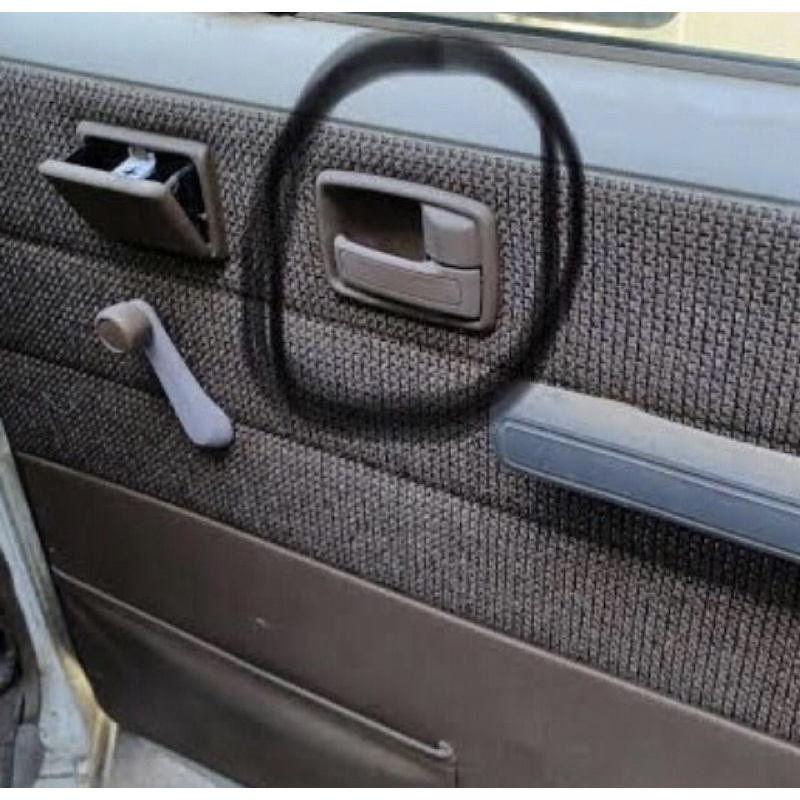 Handle handel dalam Isuzu Trooper