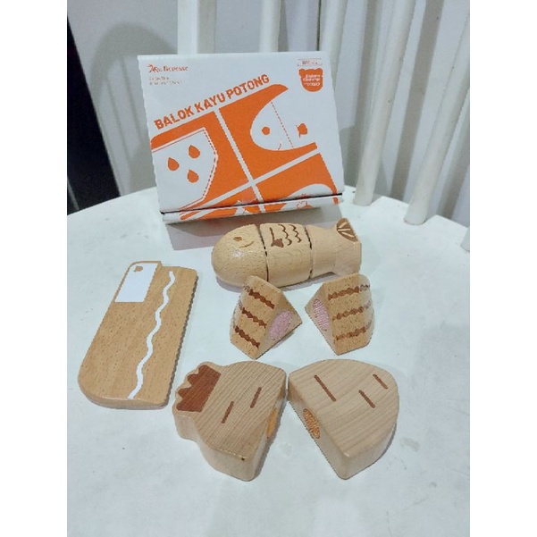 mainan balok kayu potong