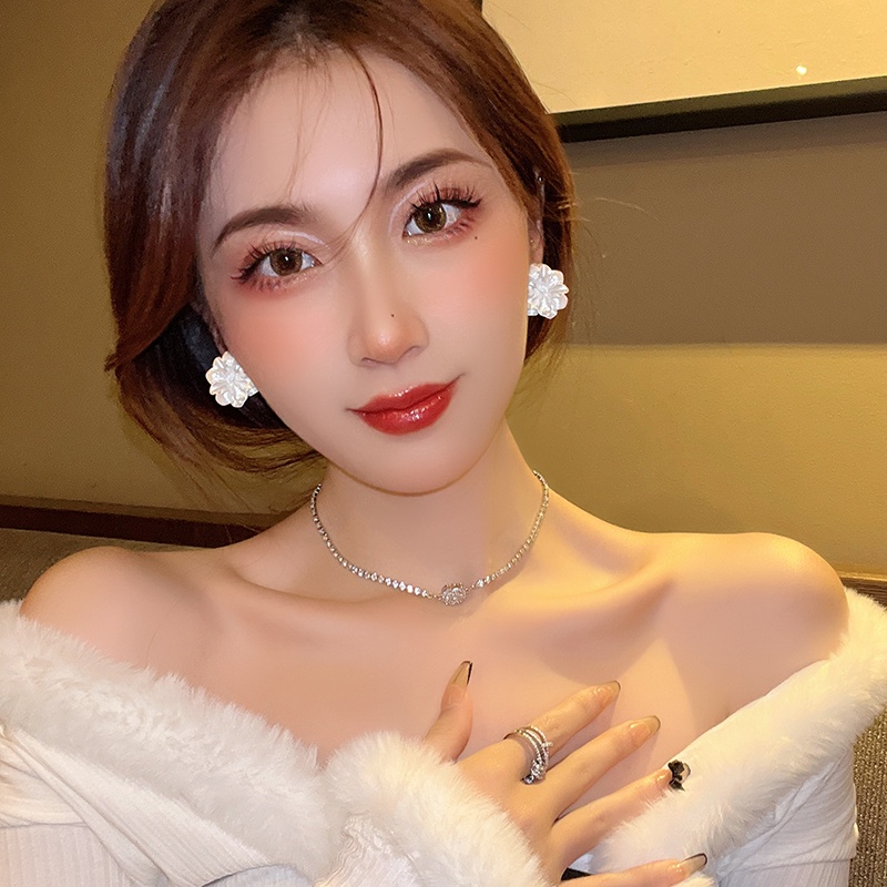 YEEZII Anting Strud Camellia Putih Korea Untuk Wanita Fashion Earring Aksesoris Perhiasan