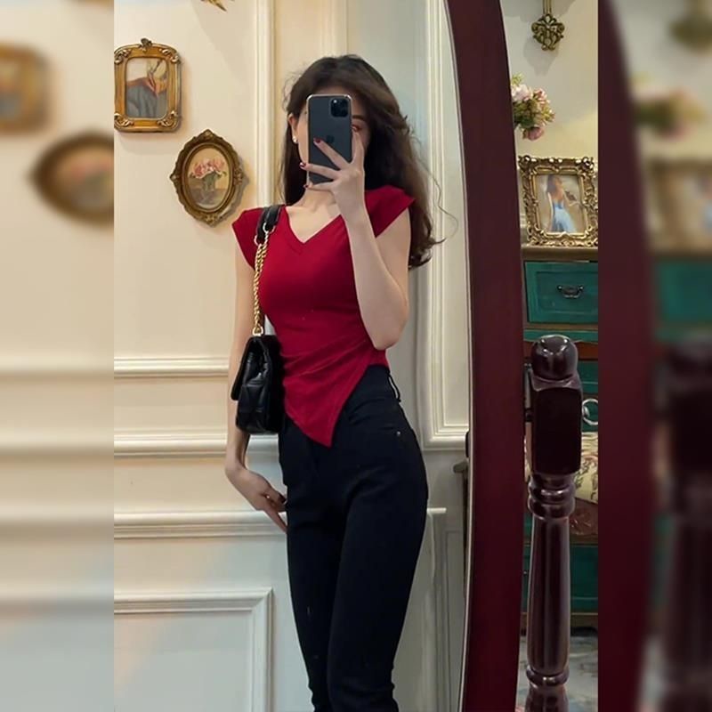 ✈♙Suhao merah slim fit dan tipis V-neck bahu depan lengan pendek T-shirt wanita musim panas rasa desain ceruk pendek hot gadis kecil terbang lengan atas