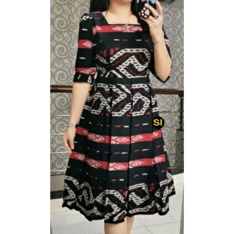 DRES WIRU MAYUNG, DRES PESTA TENUN MOTIF