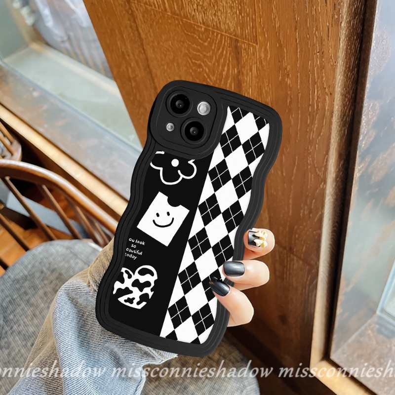 IPHONE Case Pasangan Cocok Untuk Iphone11 13 12 14 Pro Max6 6s 8 7 Plus 14Plus XR X XS Max SE 2020kisi Berlian Hitam Putih Monster Kecil Love Fragments Wavy Edge Soft TPU Cover