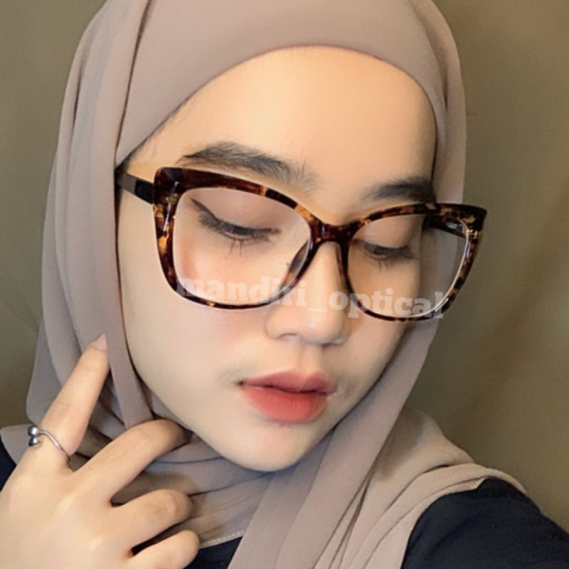 Frame CAT EYE (Paket frame+lensa) | kacamata photocromic | kacamata minus | kacamata Antiradiasi | kacamata photocromic minus | kacamata cat eye photocromic | kacamata wanita | kacamata fashion | kacamata murah | kacamata kekinian | kacamata cat eye |2001