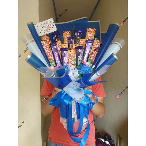 Buket Costum isi makanan ringan Sumatera Barat