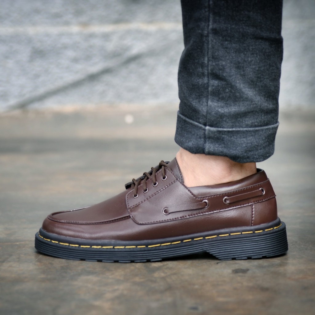 RIONZ x PERSIE SERIES - SEPATU FORMAL PRIA CASUAL PERKANTORAN BLACK BROWN KULIT PU ASLI ORIGINAL GAYA KEKINIAN MURAH - SepatuFormal Pantofel pria Resmi Formal Tali Hitam Coklat Kasual Kantor Kuliah Pesta Kondangan Gereja Kerja PNS Guru JY7001