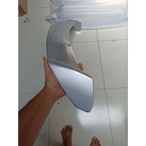SPOILER CHEVROLET SPIN PLUS LAMPU