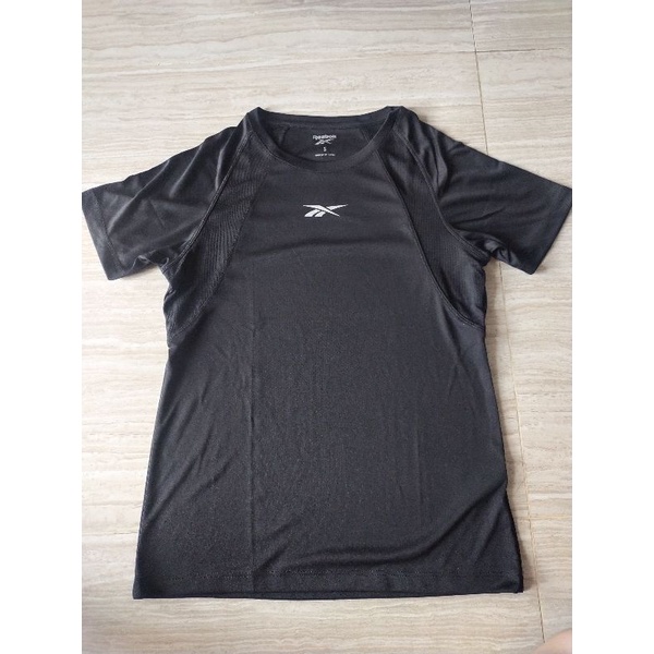 Baju kaos olahrga reebok