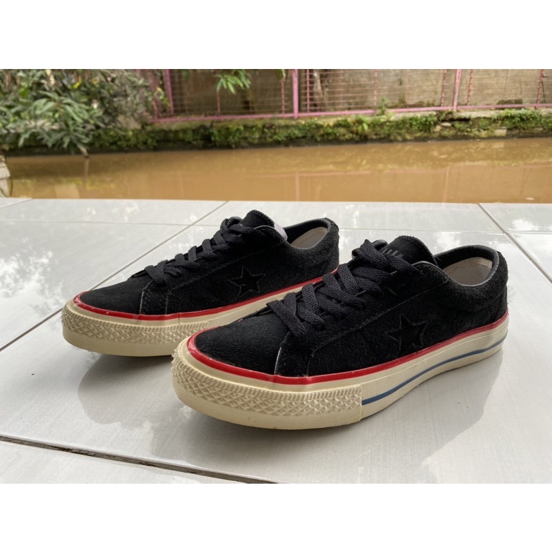 Converse One Star Undefeated