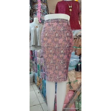 Rok prisket batik pendek//rok pendek//rok prisket//rok kebaya