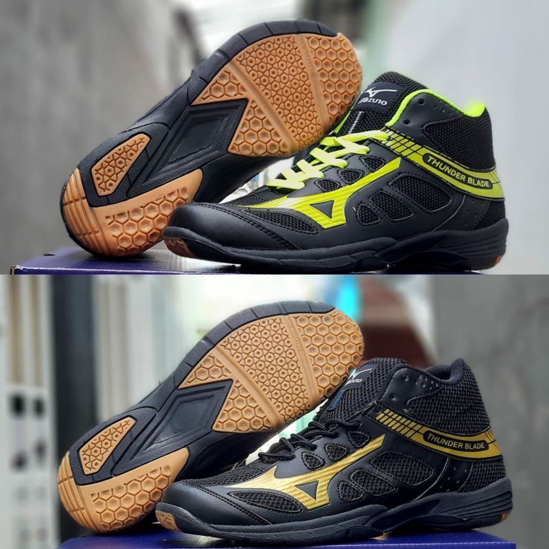 Sepatu Olahraga Bulutangkis/Tenis/Badminton Mizuno Art Thunder Blade diatas mata kaki bahan original