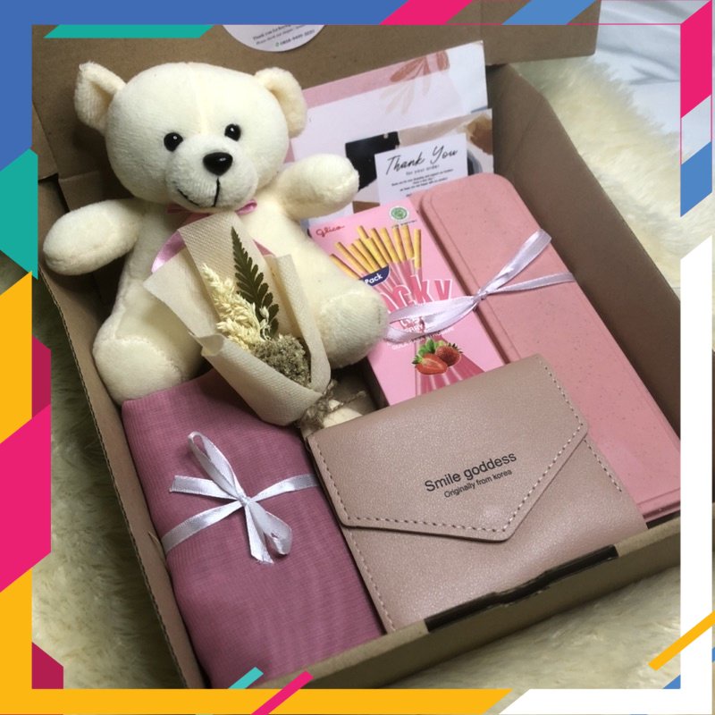 

SPECIAL NATAL DAN TAHUN BARU 2022 /HAMPERS MURAH / GIFTBOX SHINE / KADO ULANG TAHUN / CANDLE / HADIAH / KADO WISUDA / ANNIVERSARY / GIFT WEDDING / PERNIKAHAN / MURAH MERIAH / CEWEK COWOK / CANDLE / TOTE BAG / PARFUME / JAM TANGAN / GIFTBOX / HADIAH NATAL