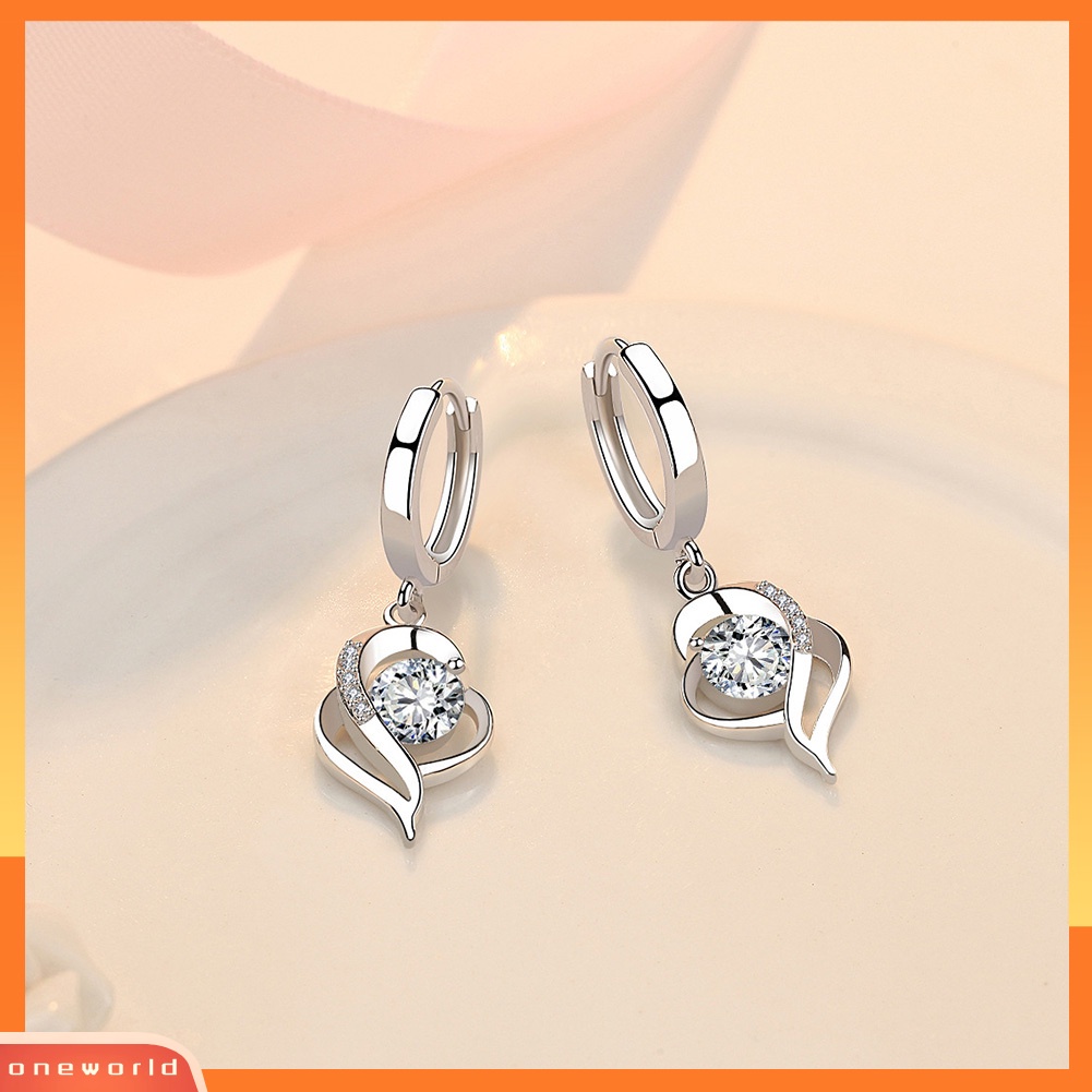 [WONE] Lady Berlian Imitasi Bertatahkan Berongga Memutar Hati Menjuntai Huggie Earrings Perhiasan Hadiah